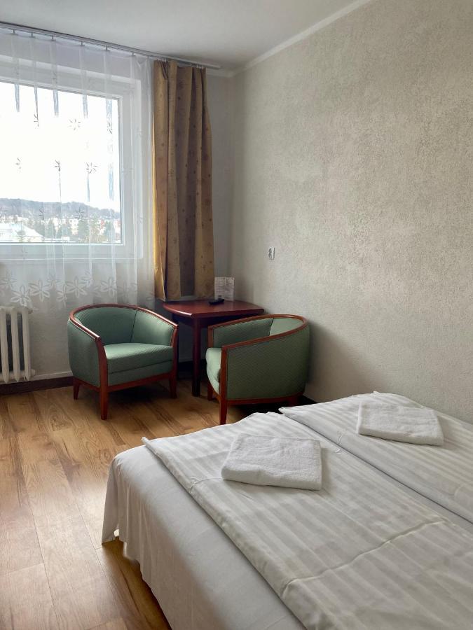 Dom Turysty Sanok Aparthotel Exterior foto